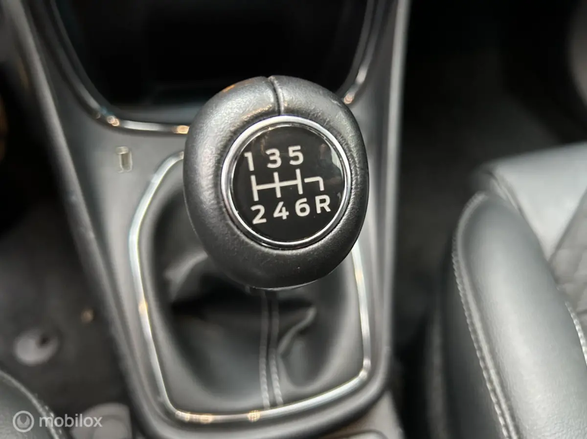 1.0 EcoBoost ST-Line * NAVI * TREKHAAK *