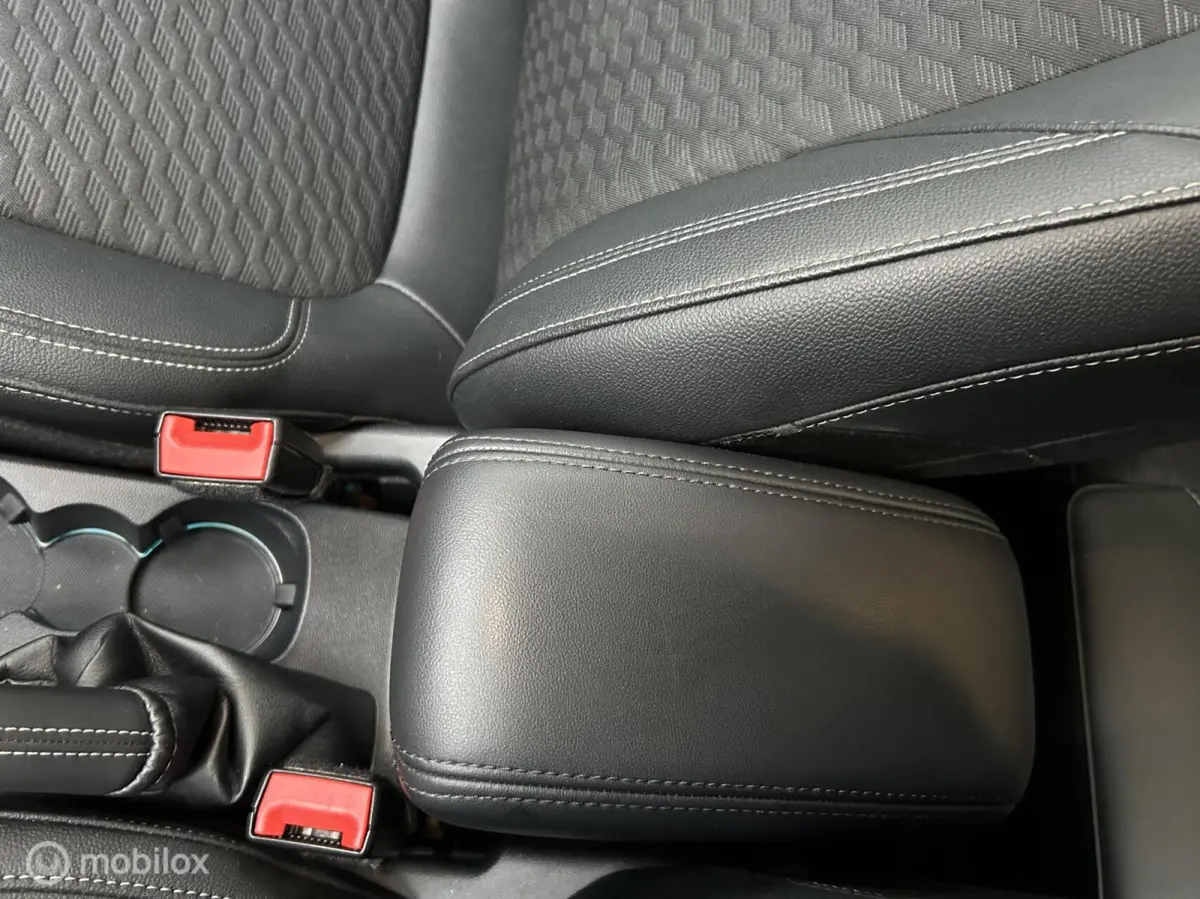 1.0 EcoBoost ST-Line * NAVI * TREKHAAK *