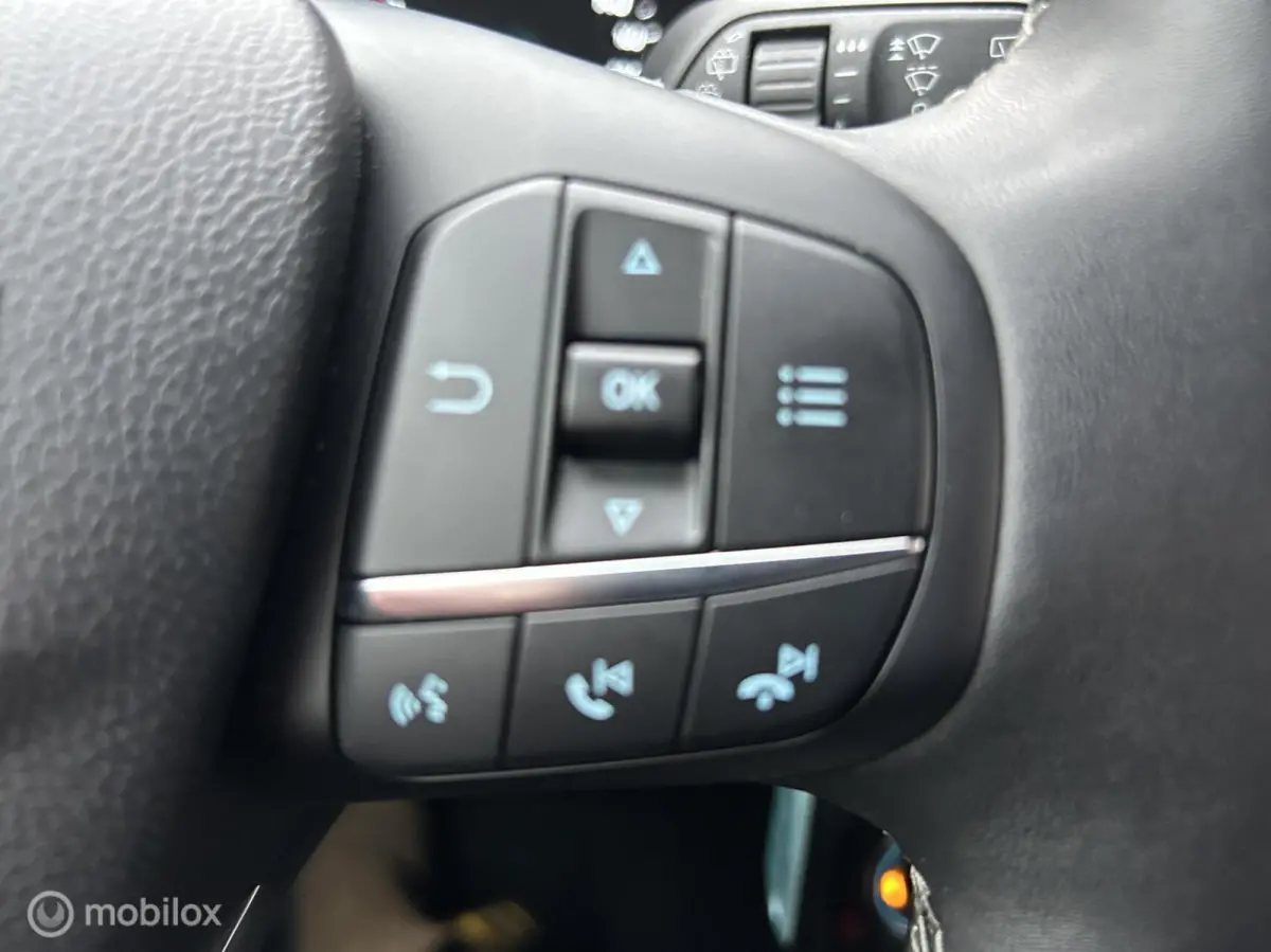 1.0 EcoBoost ST-Line * NAVI * TREKHAAK *