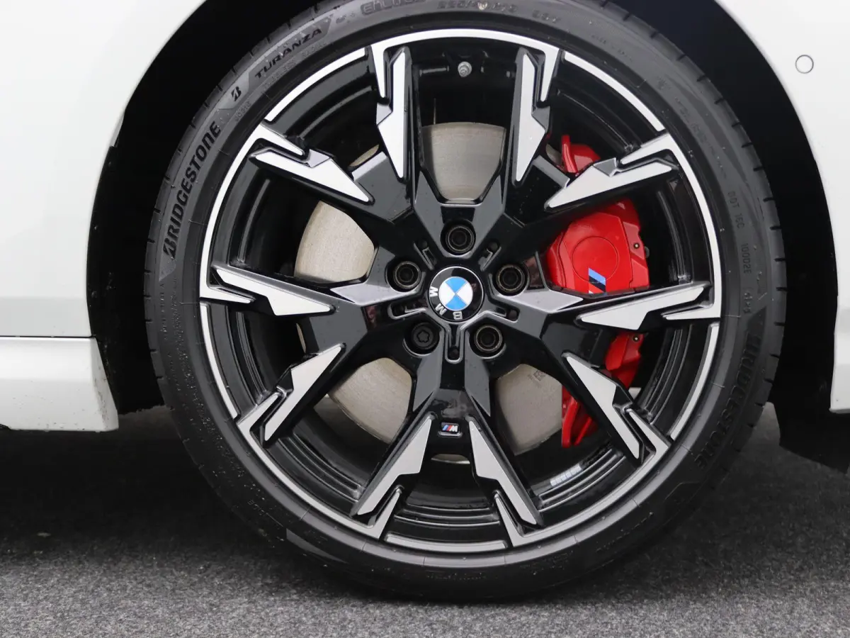 120 M Sportpakket Pro | Premium Pack | Stuurwielrand Verwarmd | Panoramadak | Driving Assistant | Parking Assistant | 19''