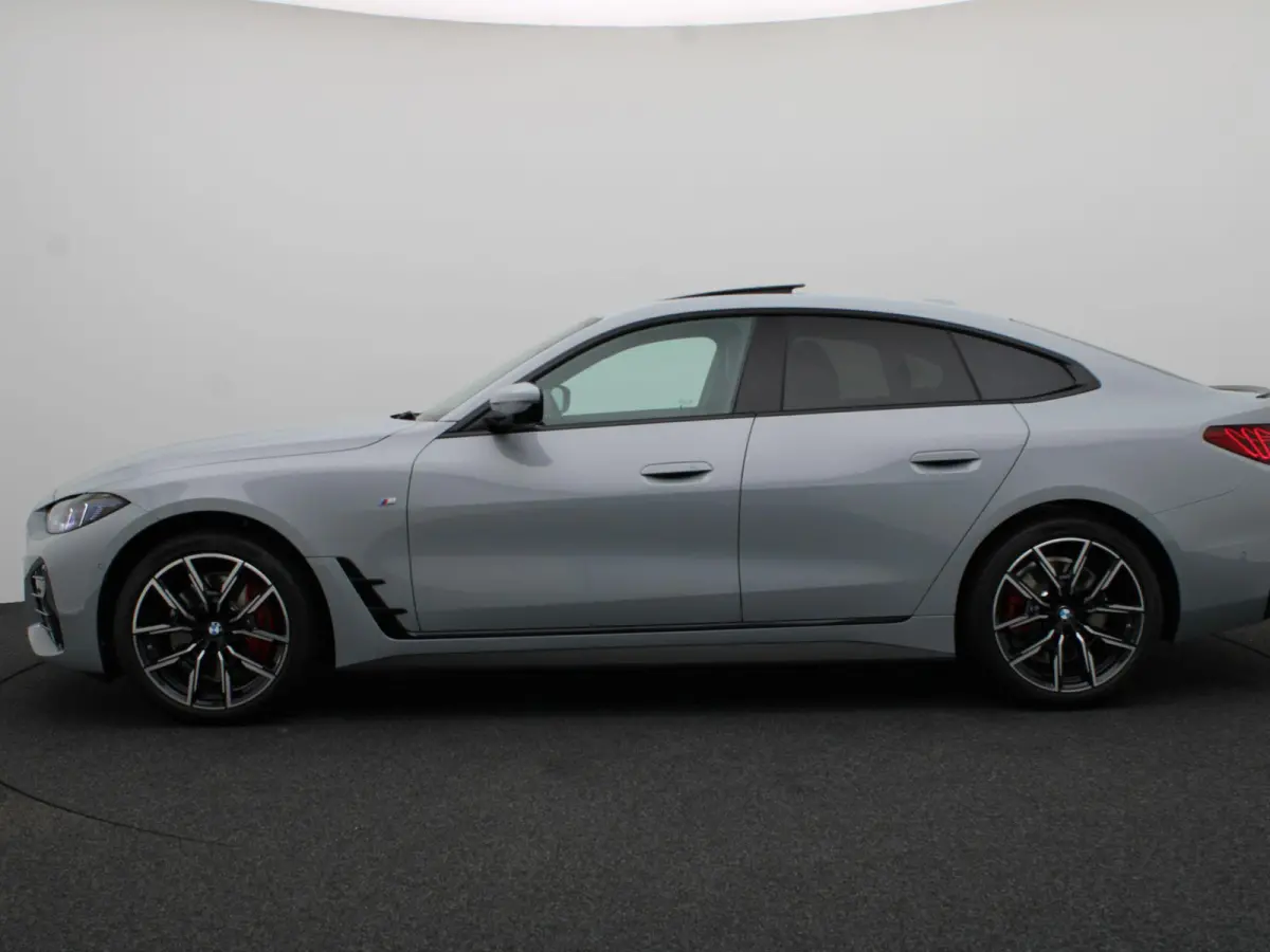 eDrive35 M Sportpakket Pro | SoH 100% | Innovation Pack | Comfort Pack | Stuurwielrand Verwarmd | Comfort Access | Trekhaak | Schuifdak | Driving Assistant Professional | DAB | HiFi | 19''