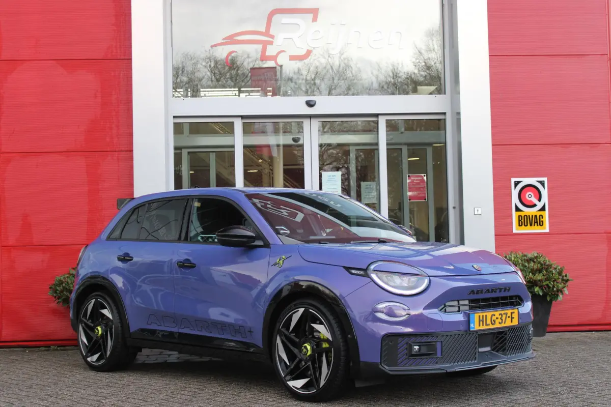 SCORPIONISSIMA 280PK 54 kWh | SABELT PERFORMANCE SPORT STOELEN/BEKLEDING | ENGINE SOUND GENERATOR | PACK DESIGN SCORPIONISSIMA | PACK TECH SCORPIONISSIMA | PACK WINTER (STOEL VERWARMING/VOOR