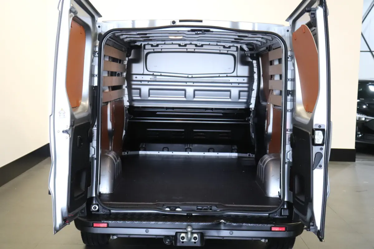 2.0 dCi 110PK L2 EURO 6 - Airco - Cruise - Trekhaak - € 21.950- Excl.
