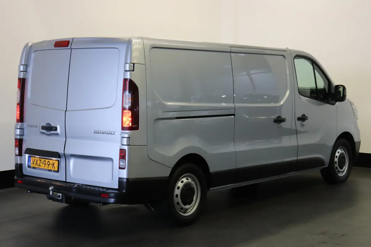 2.0 dCi 110PK L2 EURO 6 - Airco - Cruise - Trekhaak - € 21.950- Excl.