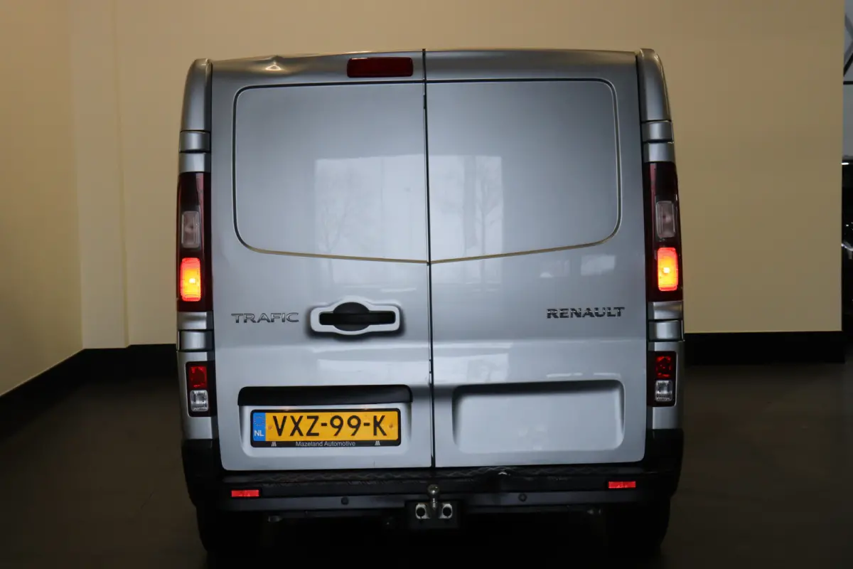 2.0 dCi 110PK L2 EURO 6 - Airco - Cruise - Trekhaak - € 21.950- Excl.