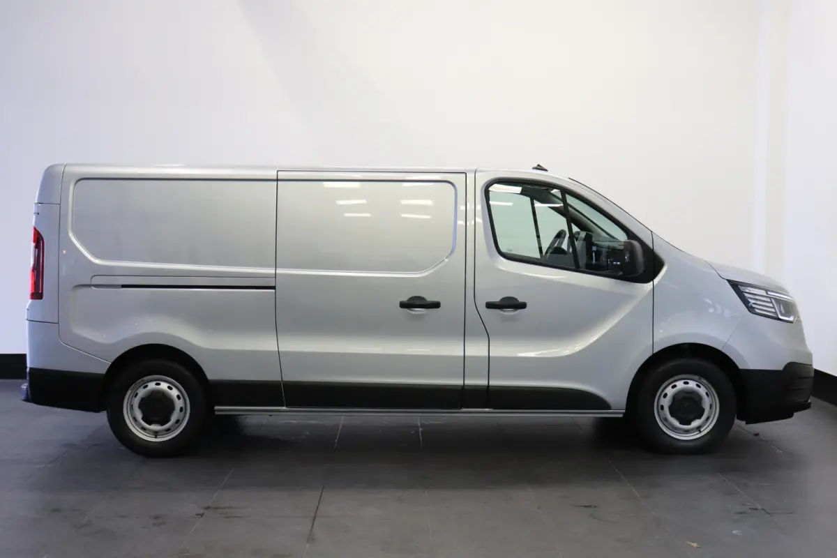 2.0 dCi 110PK L2 EURO 6 - Airco - Cruise - Trekhaak - € 21.950- Excl.