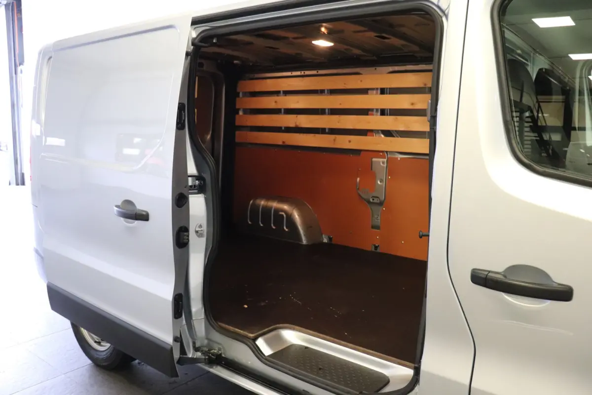 2.0 dCi 110PK L2 EURO 6 - Airco - Cruise - Trekhaak - € 21.950- Excl.