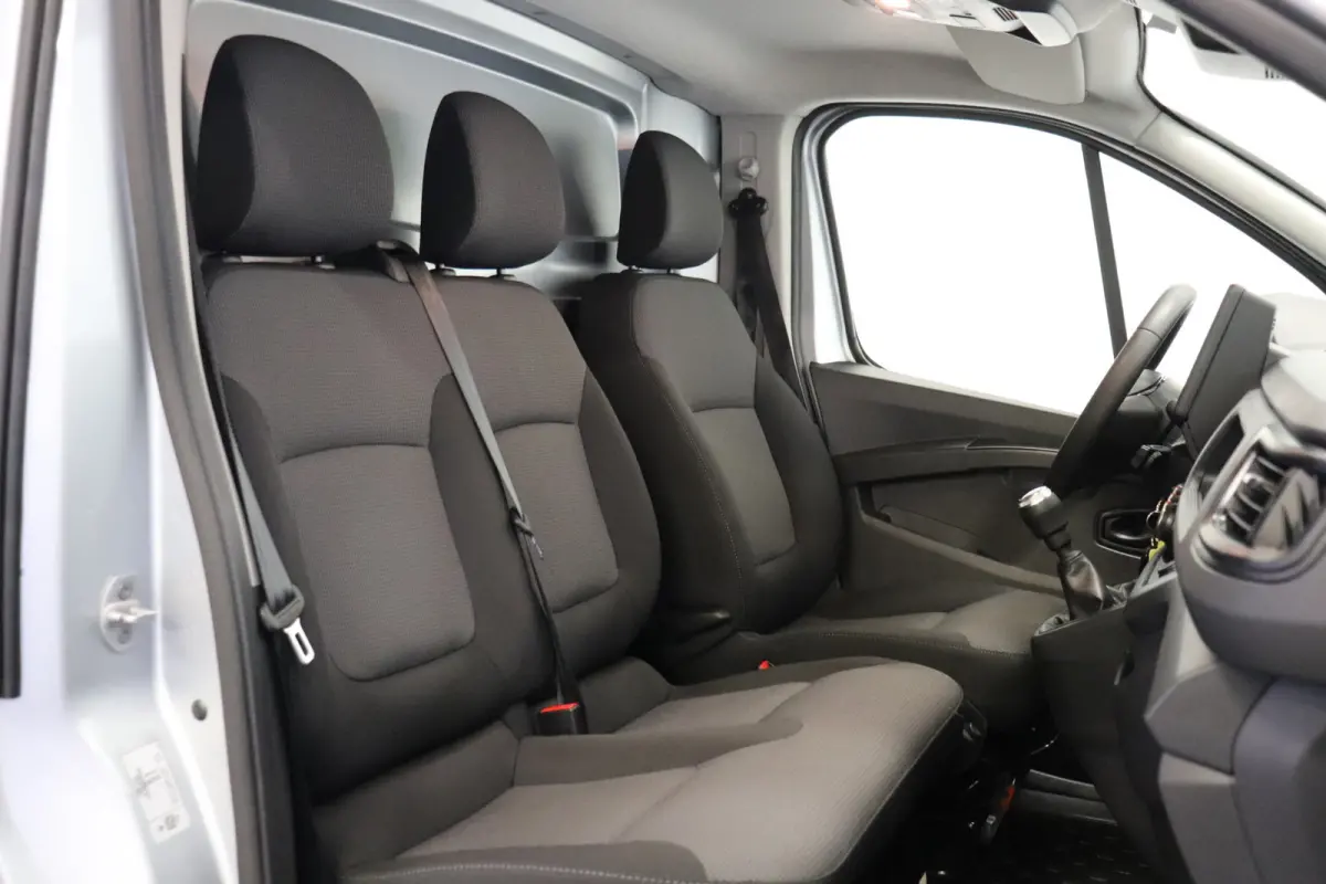2.0 dCi 110PK L2 EURO 6 - Airco - Cruise - Trekhaak - € 21.950- Excl.