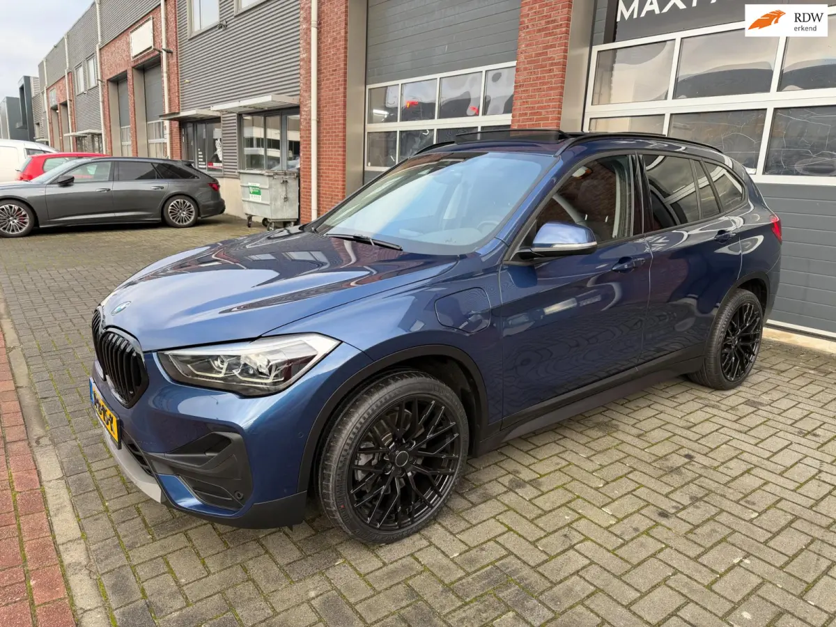 XDrive25e High Executive LED Pano Navi Camera ACC PDC