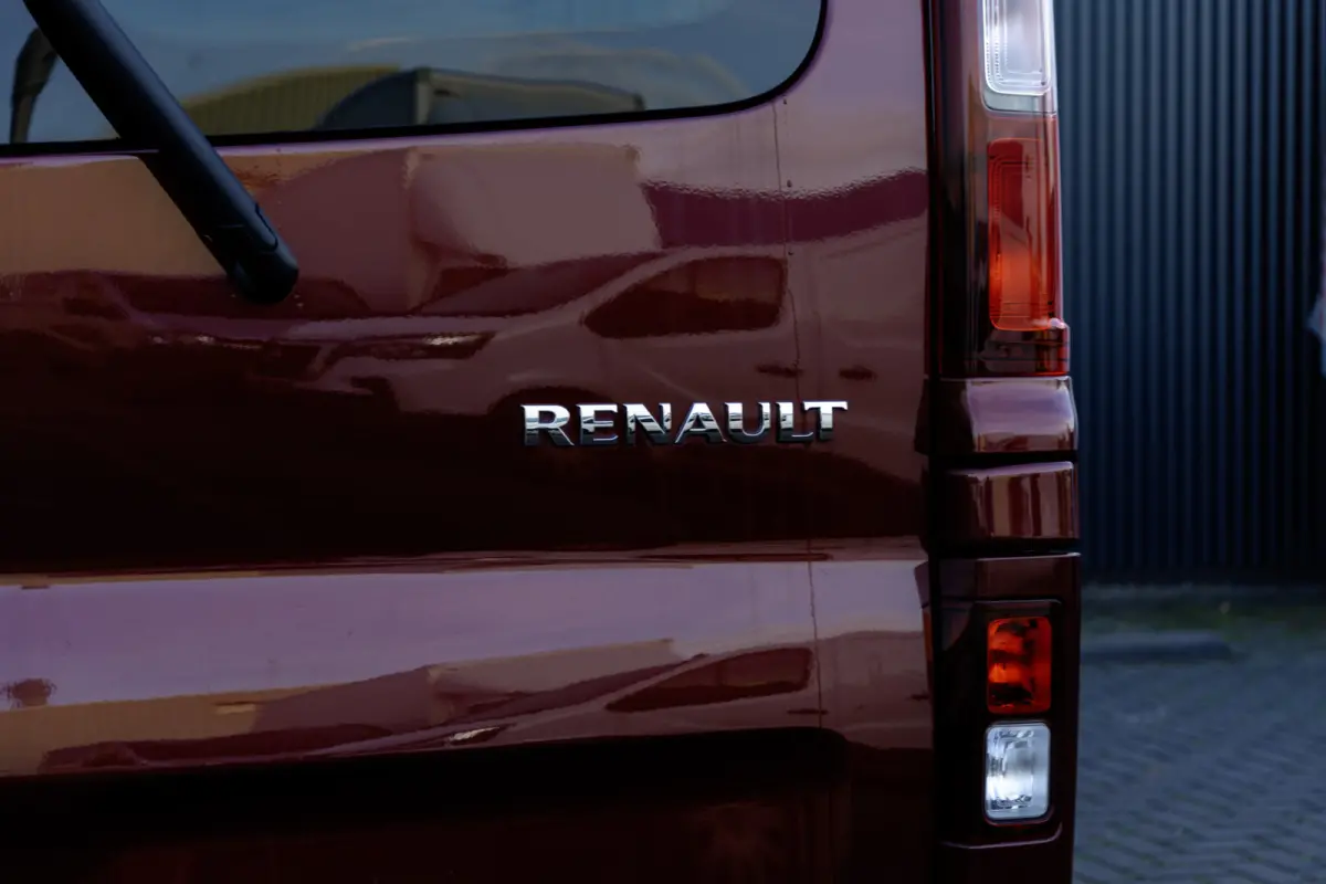 **Renault Trafic Blue dCi 150PK | L2H1 | 9-Zits | IN BTW/BPM | LED | Camera | Navi | Zijschuifdeur R+L | Cruise | Airco | PDC | Euro 6**