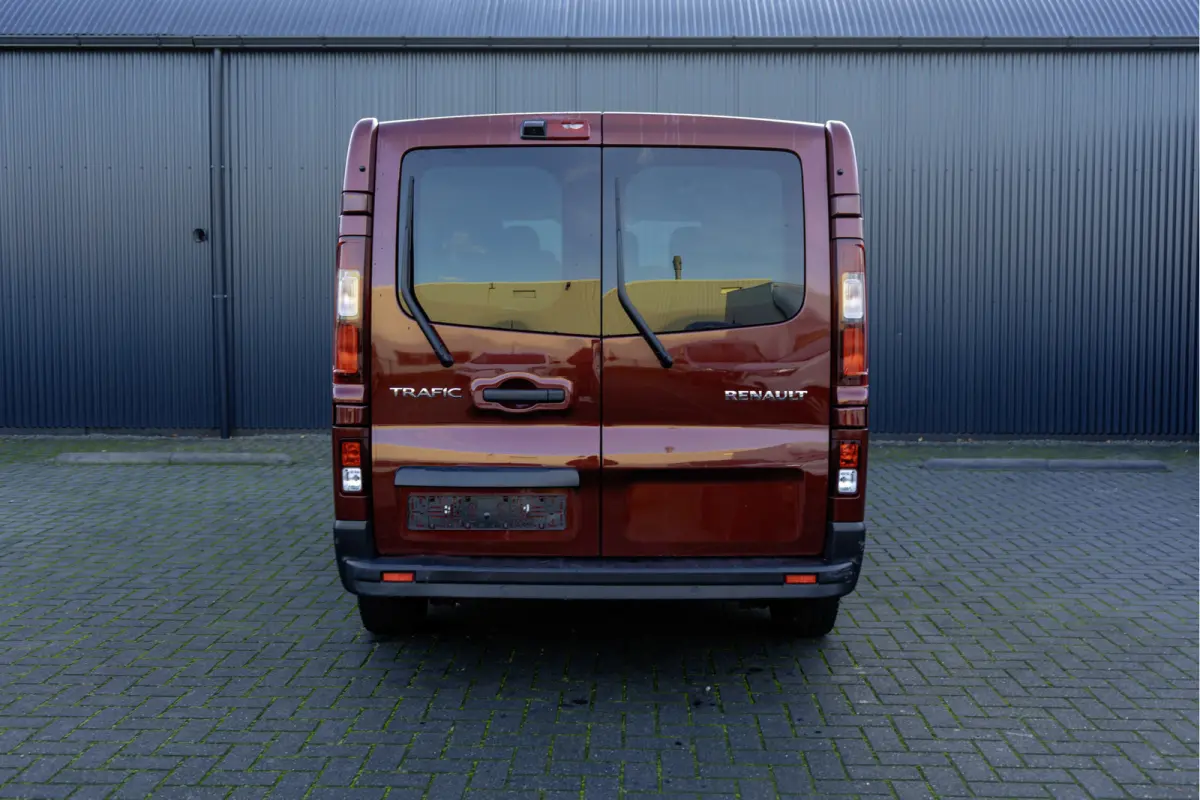 **Renault Trafic Blue dCi 150PK | L2H1 | 9-Zits | IN BTW/BPM | LED | Camera | Navi | Zijschuifdeur R+L | Cruise | Airco | PDC | Euro 6**