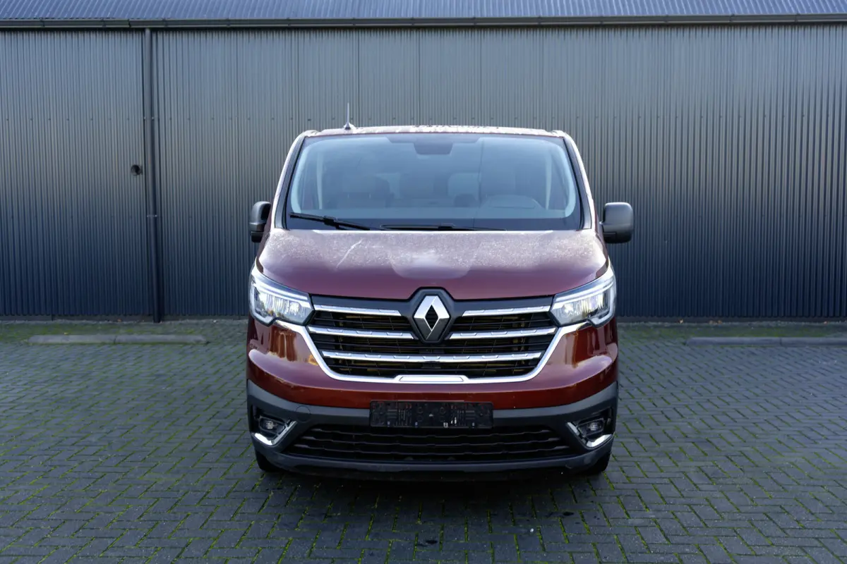 **Renault Trafic Blue dCi 150PK | L2H1 | 9-Zits | IN BTW/BPM | LED | Camera | Navi | Zijschuifdeur R+L | Cruise | Airco | PDC | Euro 6**