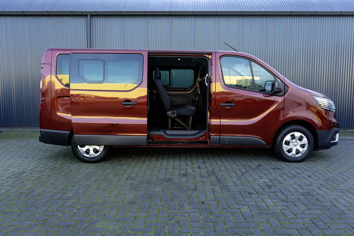 **Renault Trafic Blue dCi 150PK | L2H1 | 9-Zits | IN BTW/BPM | LED | Camera | Navi | Zijschuifdeur R+L | Cruise | Airco | PDC | Euro 6**