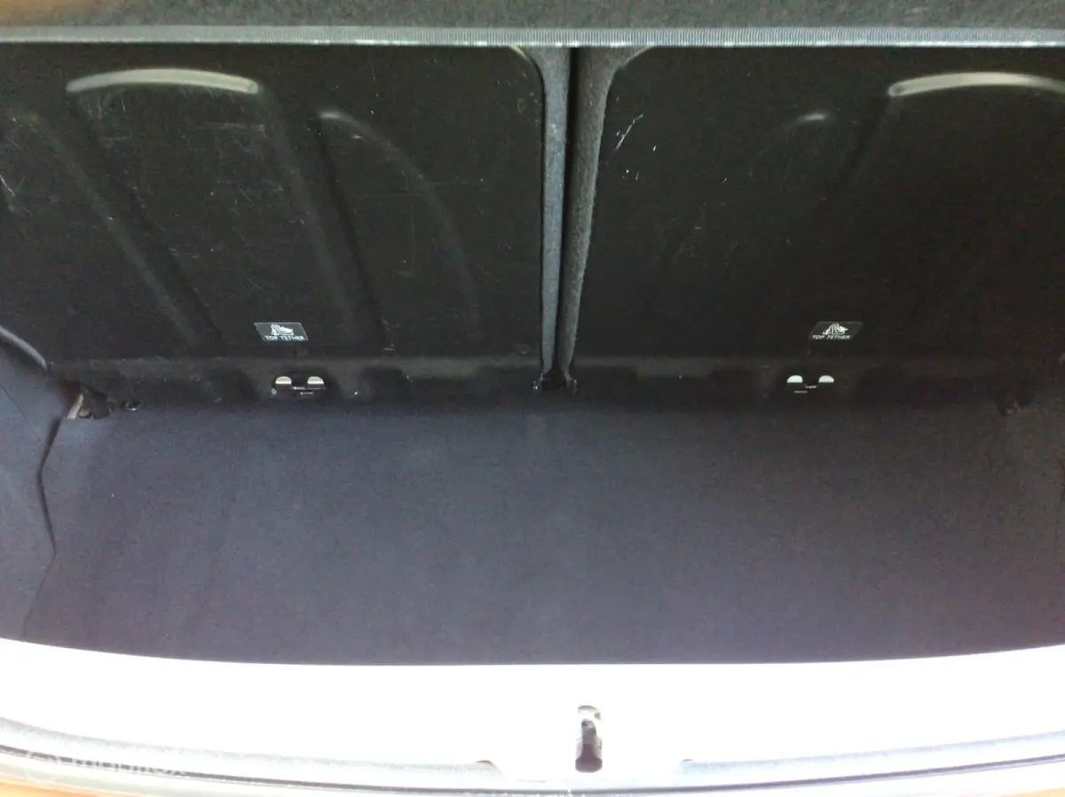 1.0 VVT-i x-play. BI-COLOUR / NL auto / 1e Eig.