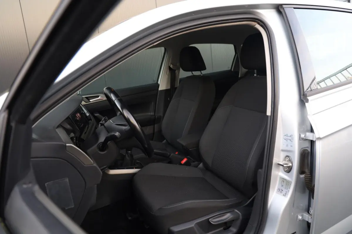 1.0 TSI 95pk Comfortline Business Navi Clima ACC 17 inch R-Line Parkeersensoren NL-Auto!