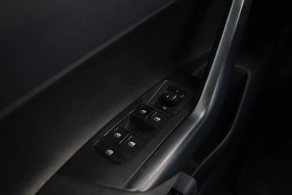 1.0 TSI 95pk Comfortline Business Navi Clima ACC 17 inch R-Line Parkeersensoren NL-Auto!