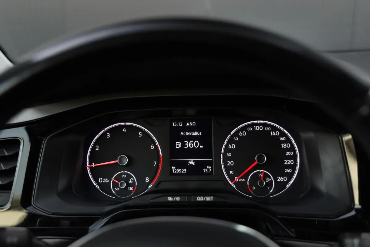 1.0 TSI 95pk Comfortline Business Navi Clima ACC 17 inch R-Line Parkeersensoren NL-Auto!