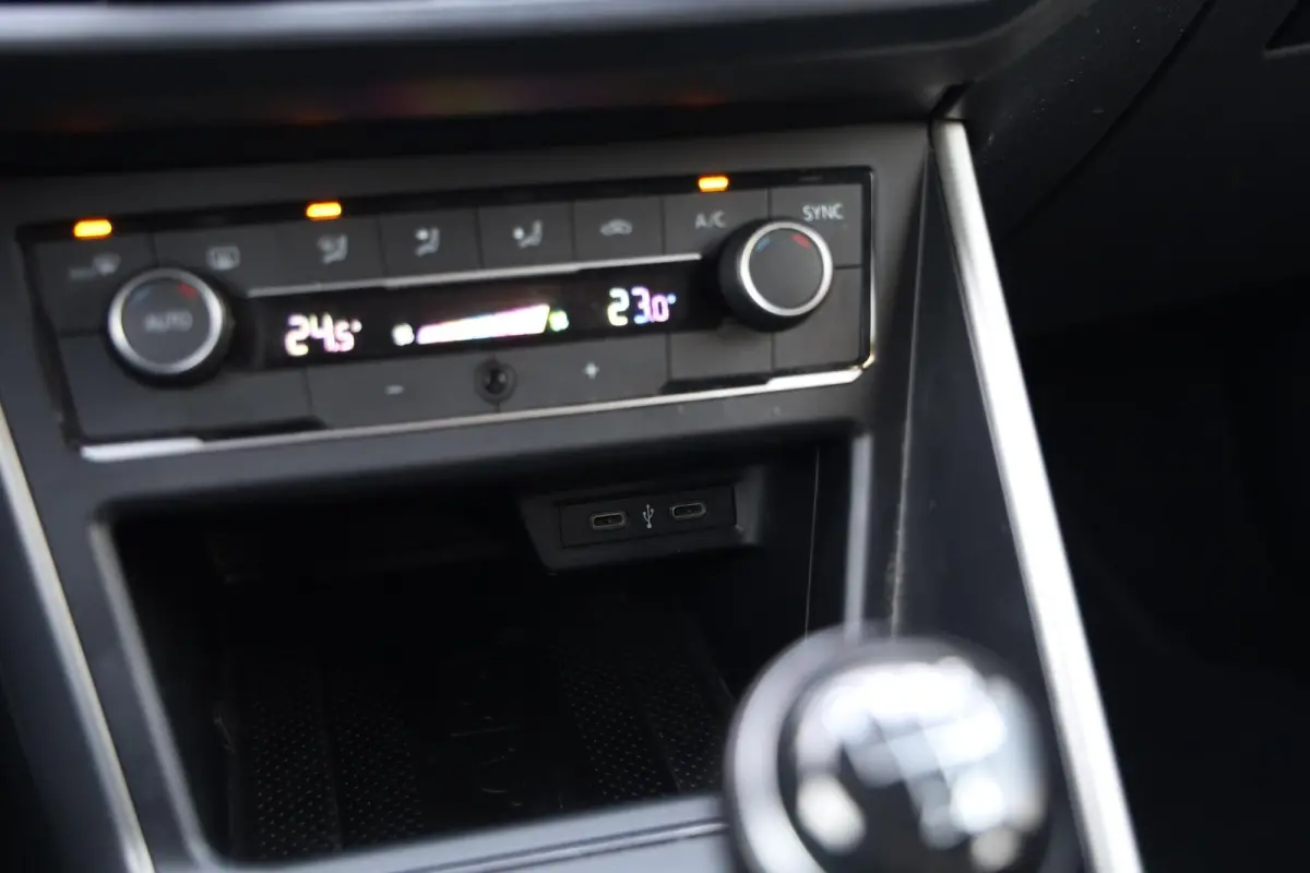 1.0 TSI 95pk Comfortline Business Navi Clima ACC 17 inch R-Line Parkeersensoren NL-Auto!