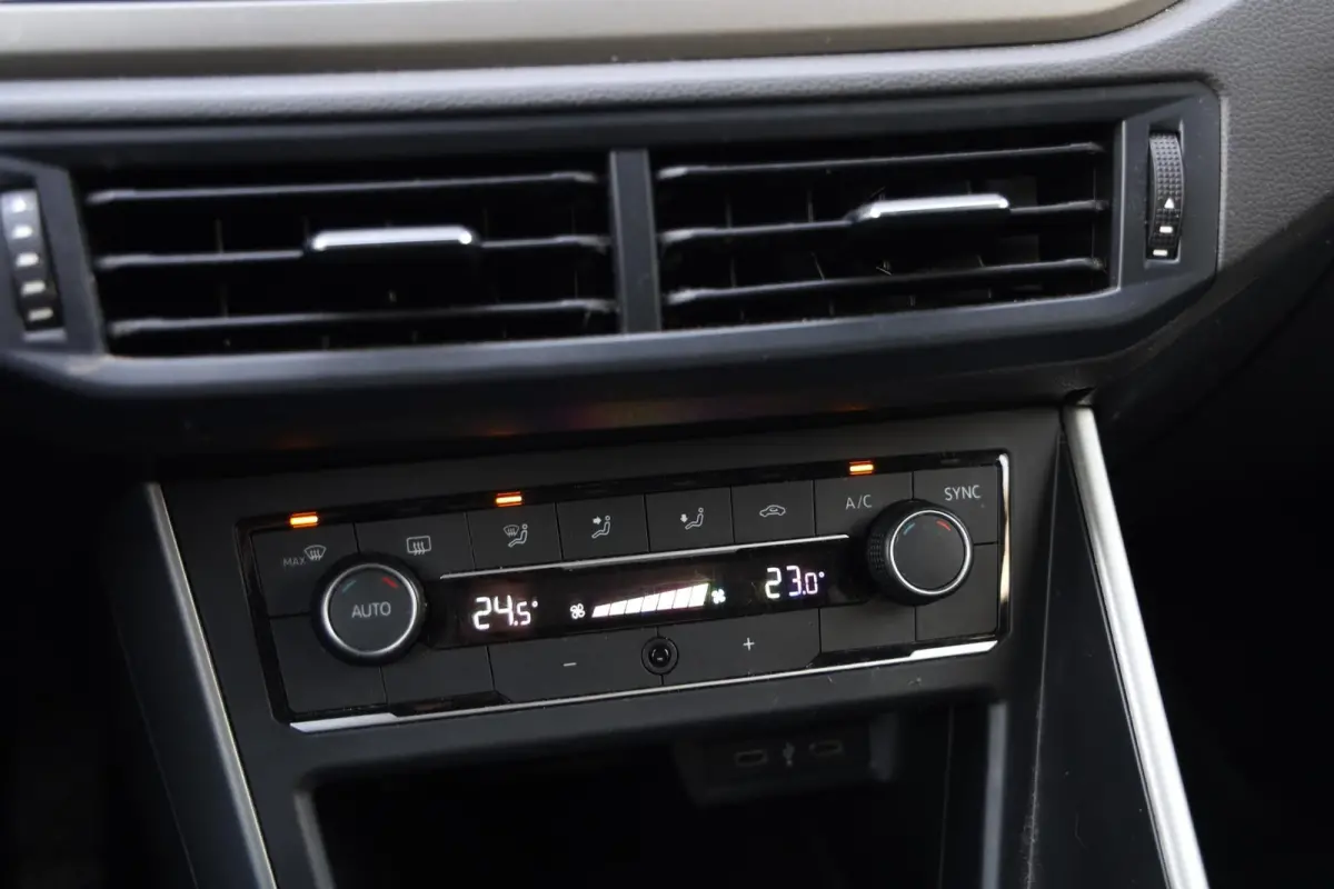 1.0 TSI 95pk Comfortline Business Navi Clima ACC 17 inch R-Line Parkeersensoren NL-Auto!