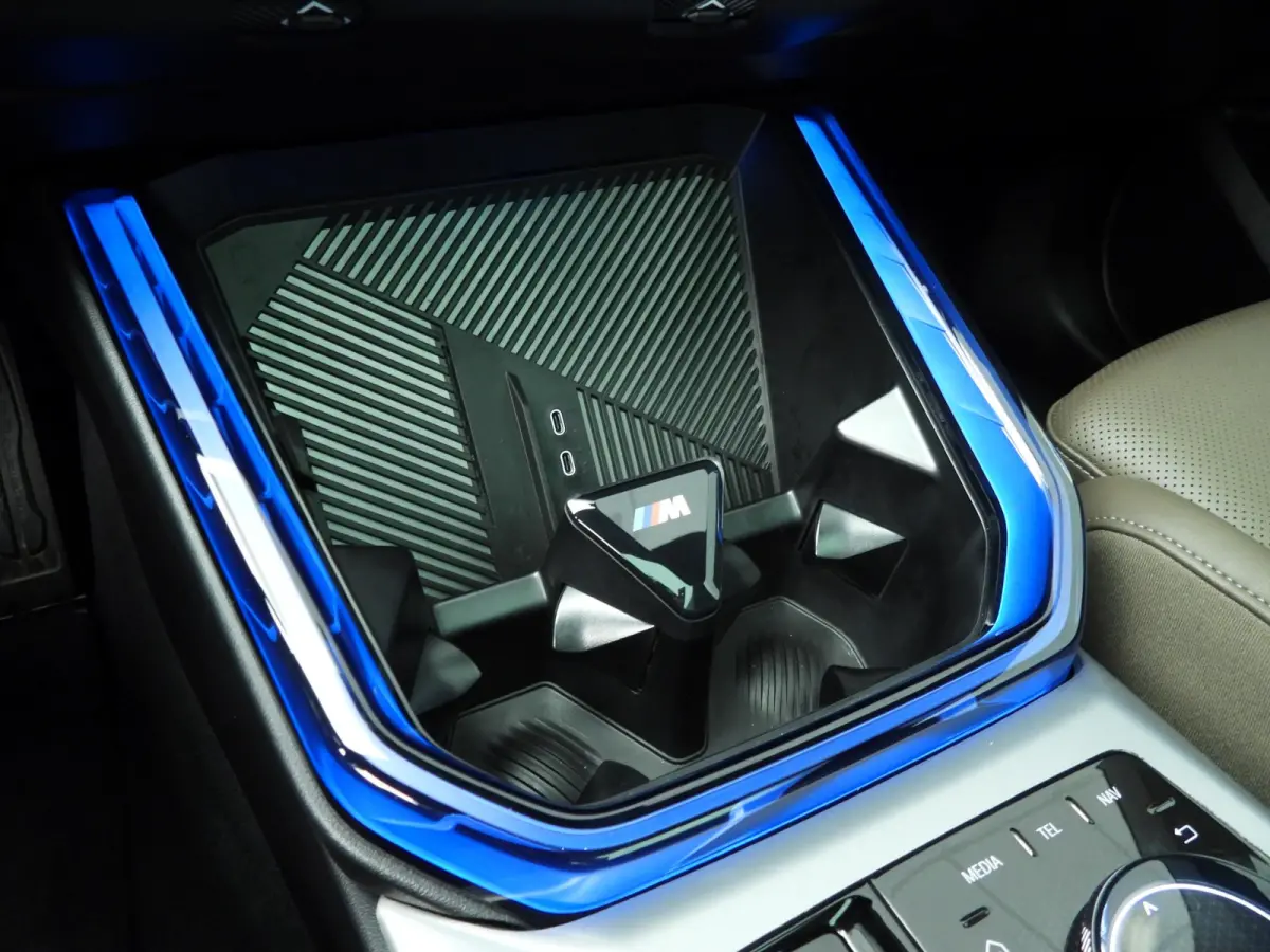 M50 | M-Sportpakket | LED | Leder | HUD | Panoramadak | Elektr. zetels | Active cruise | DAB | Harman-kardon sound | Alu 21 inch