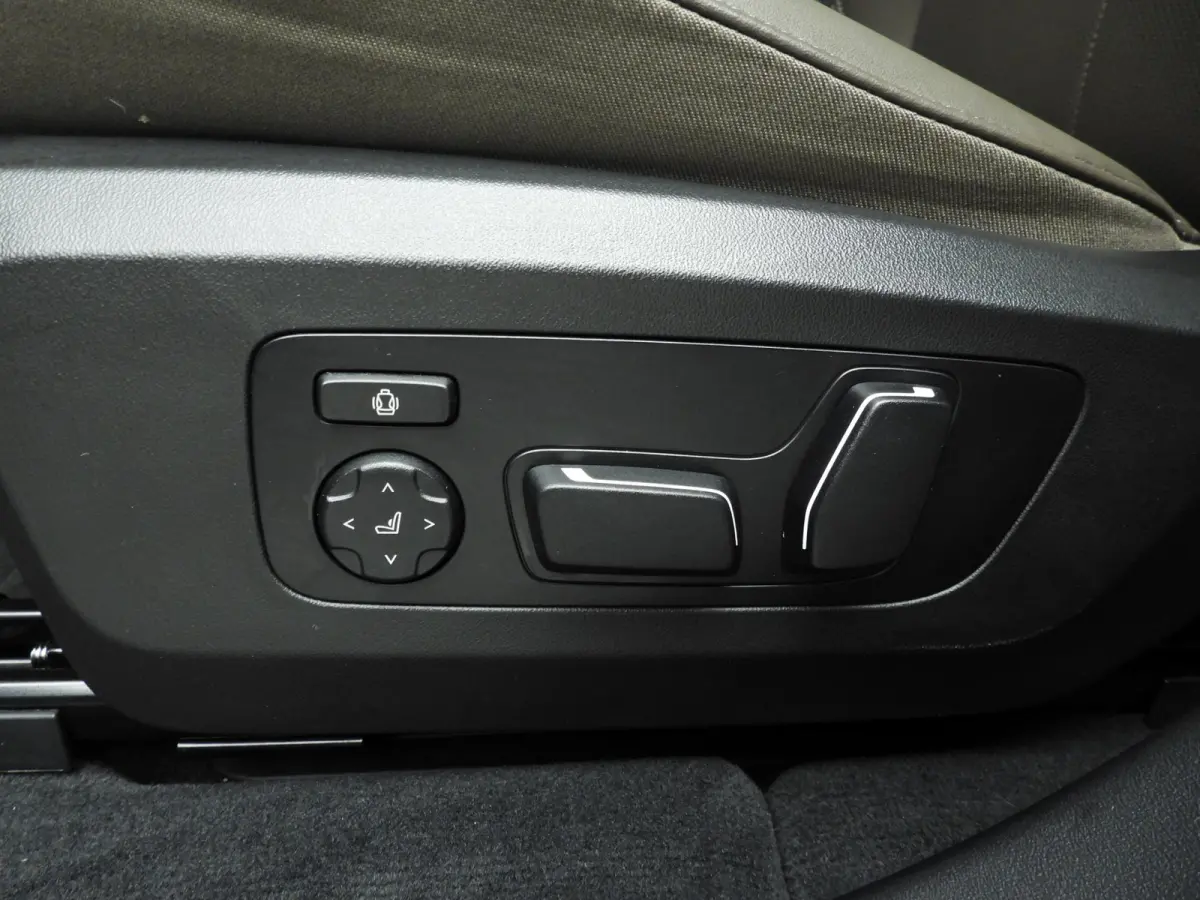 M50 | M-Sportpakket | LED | Leder | HUD | Panoramadak | Elektr. zetels | Active cruise | DAB | Harman-kardon sound | Alu 21 inch