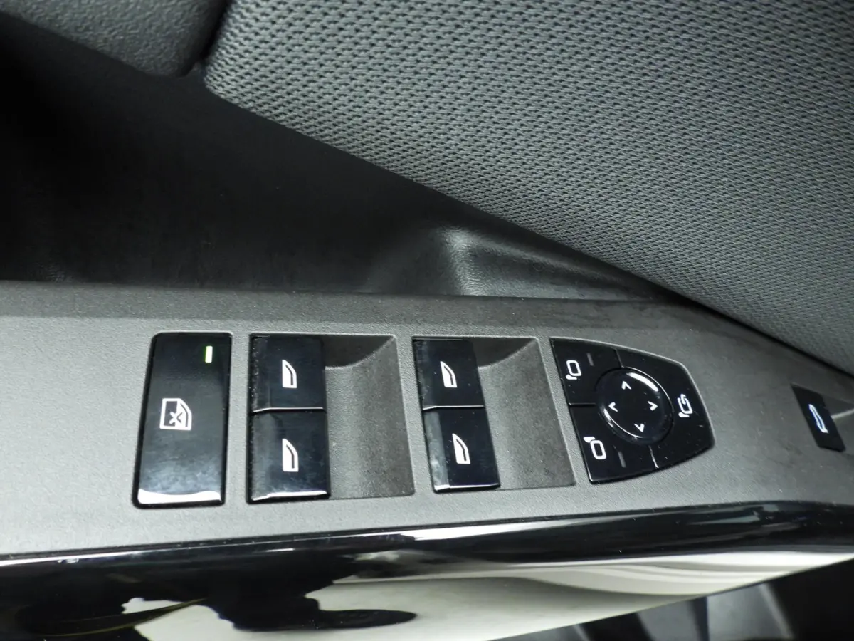 M50 | M-Sportpakket | LED | Leder | HUD | Panoramadak | Elektr. zetels | Active cruise | DAB | Harman-kardon sound | Alu 21 inch
