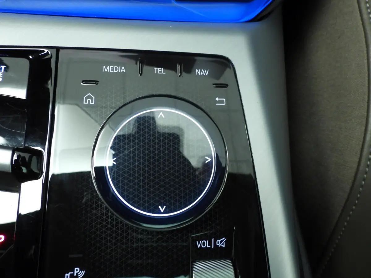 M50 | M-Sportpakket | LED | Leder | HUD | Panoramadak | Elektr. zetels | Active cruise | DAB | Harman-kardon sound | Alu 21 inch