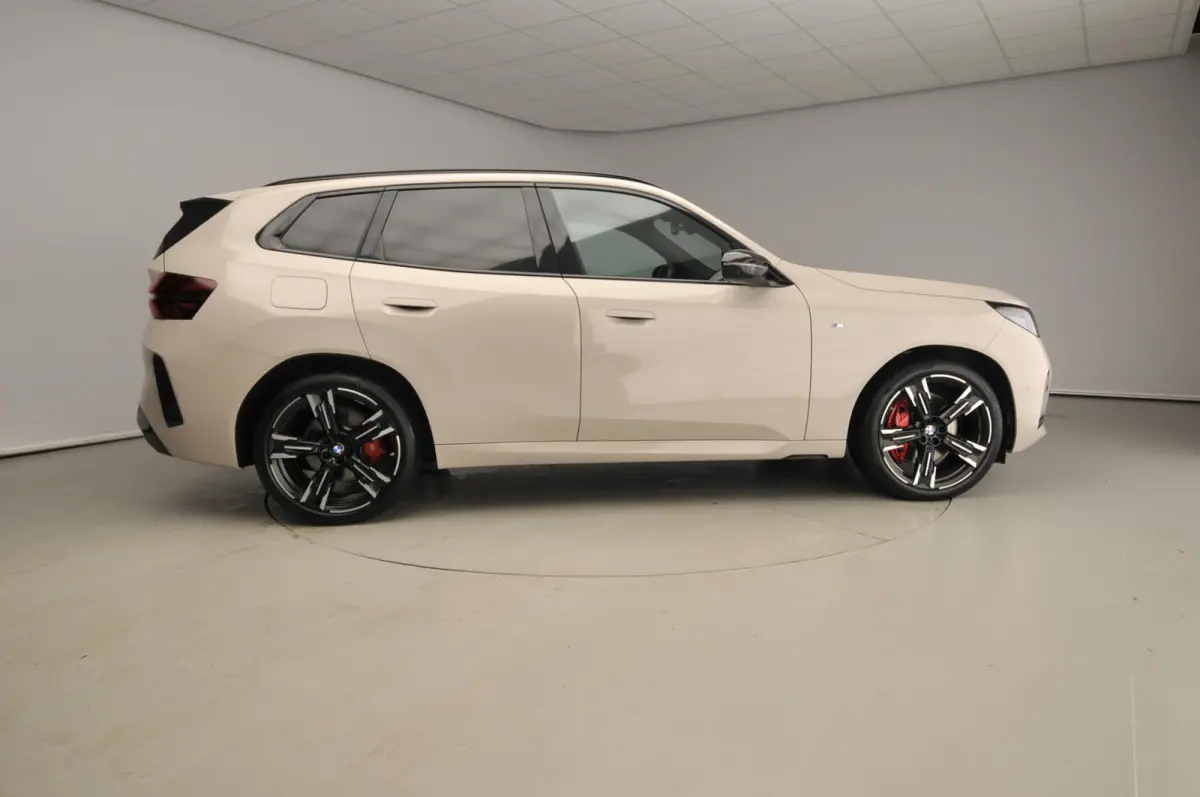 M50 | M-Sportpakket | LED | Leder | HUD | Panoramadak | Elektr. zetels | Active cruise | DAB | Harman-kardon sound | Alu 21 inch