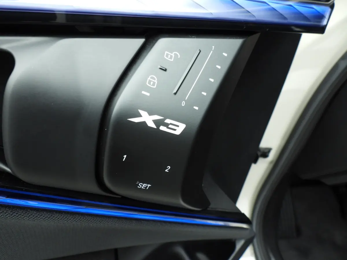 M50 | M-Sportpakket | LED | Leder | HUD | Panoramadak | Elektr. zetels | Active cruise | DAB | Harman-kardon sound | Alu 21 inch