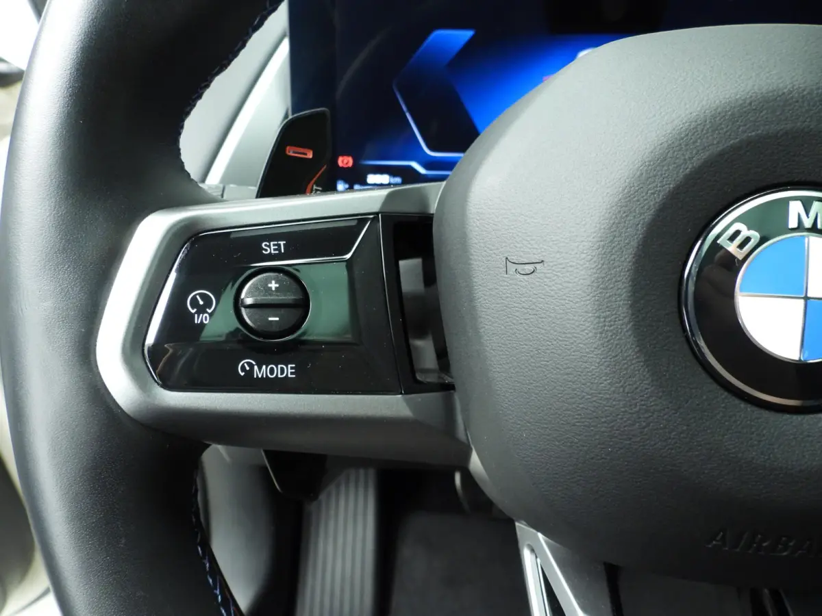 M50 | M-Sportpakket | LED | Leder | HUD | Panoramadak | Elektr. zetels | Active cruise | DAB | Harman-kardon sound | Alu 21 inch