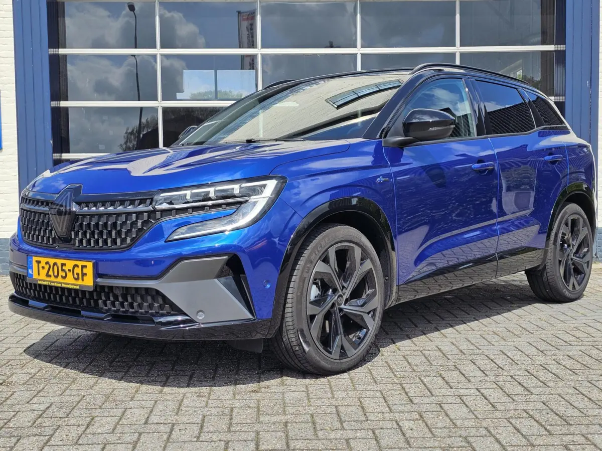 E-Tech Hybrid 200 Techno Esprit Alpine