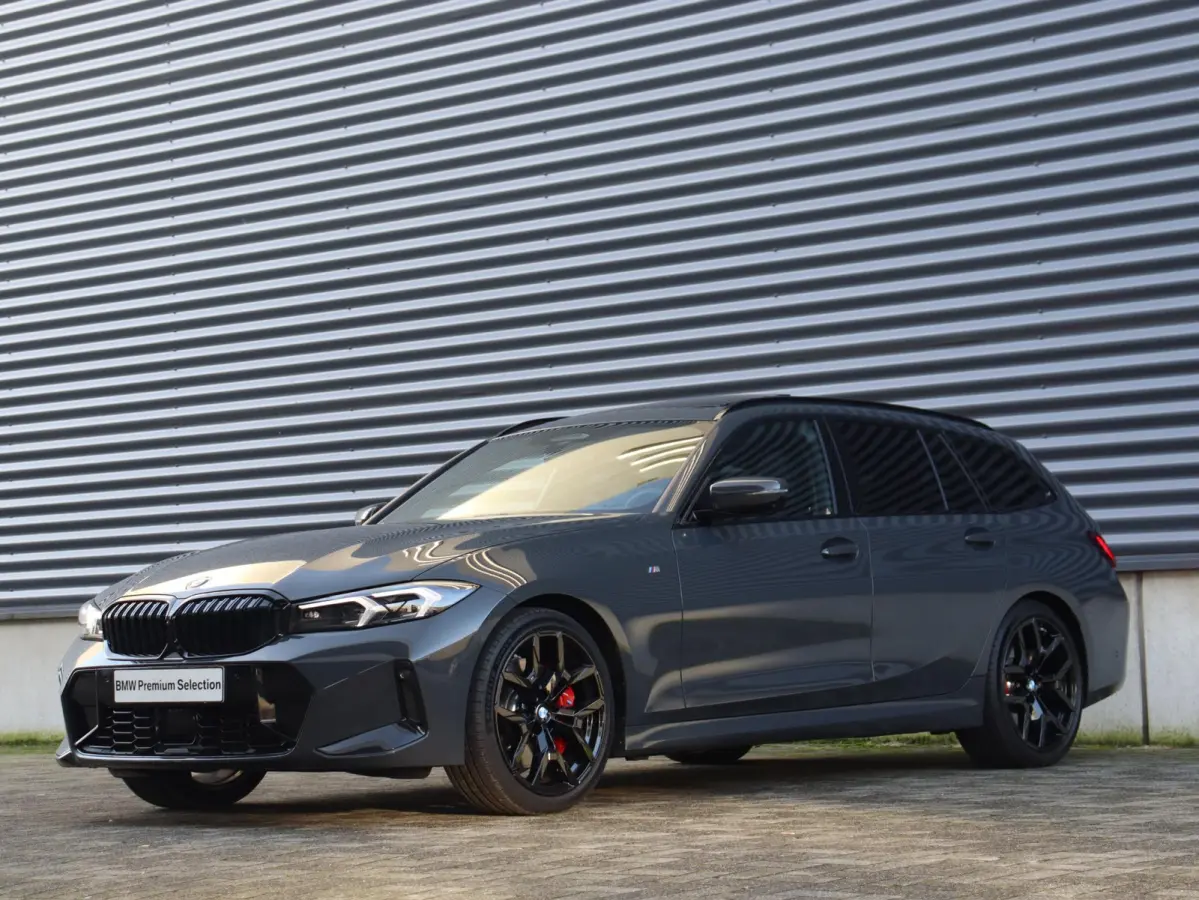 320i | M Sportpakket Pro | Panodak | Trekhaak | Head-Up | Driving Assistant Prof. | Harman Kardon | Comfort Access | Verwarmd Stuurwiel | 19'' LMV