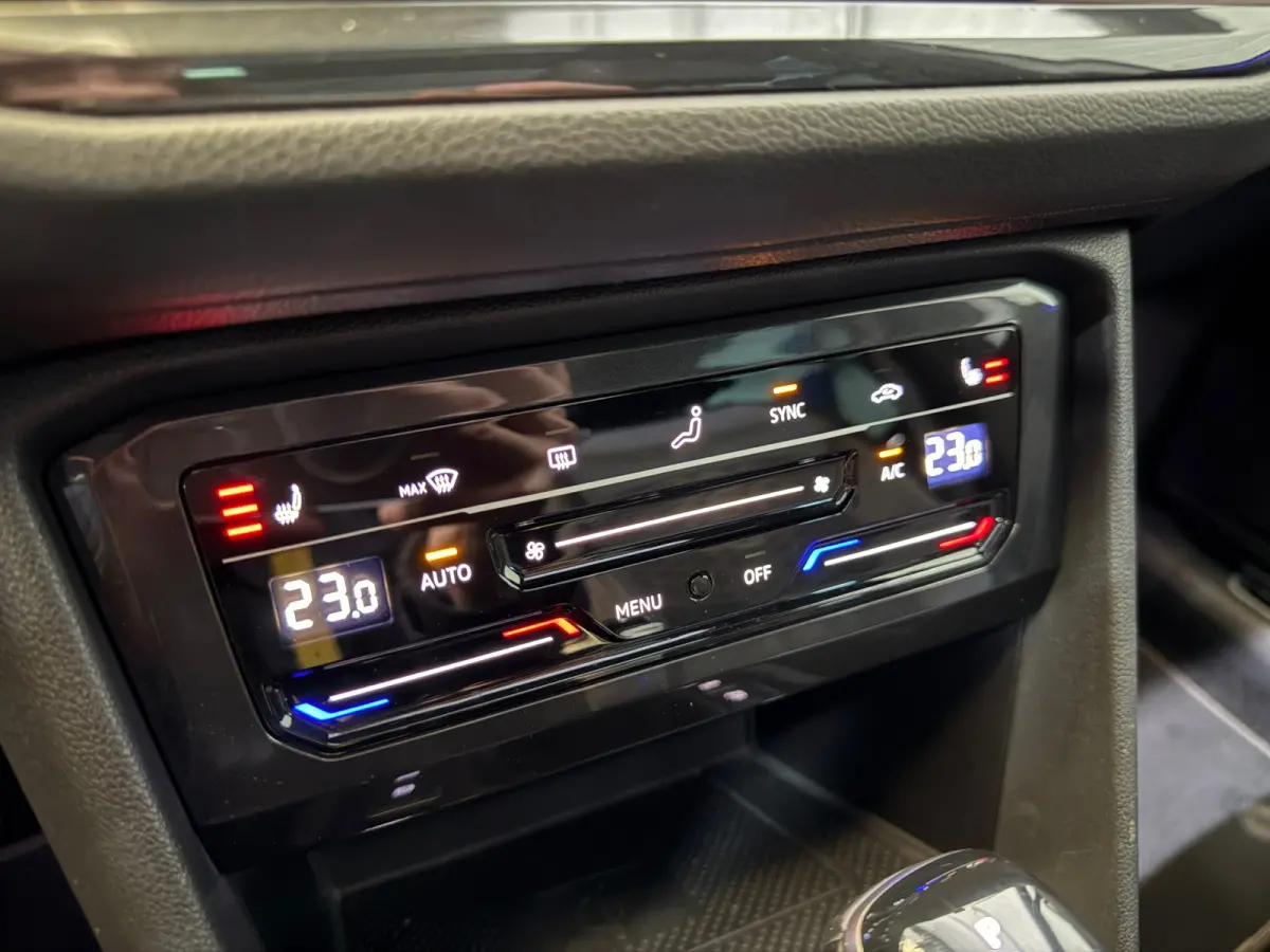 1.5 TSI R-Line Panoramadak, Applecarplay, Camera