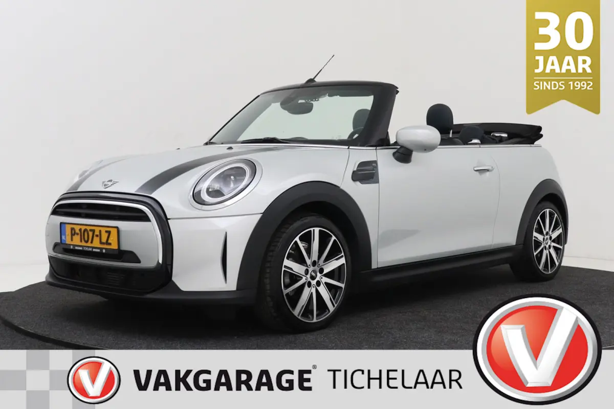 Mini 1.5 SideWalk | Org NL | Head-Up | Leer | Sportstoel | CarPlay | Camera | Stoelverwarming | Climate Control