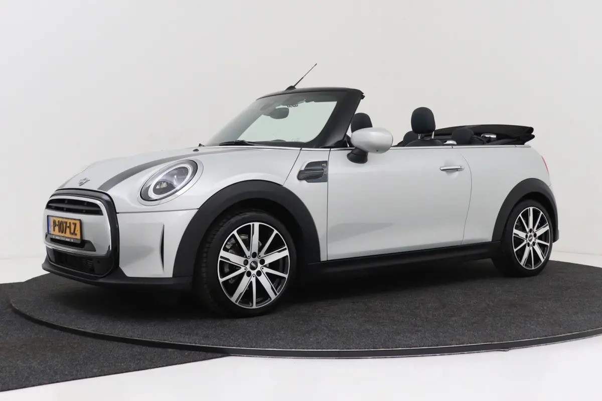 Mini 1.5 SideWalk | Org NL | Head-Up | Leer | Sportstoel | CarPlay | Camera | Stoelverwarming | Climate Control