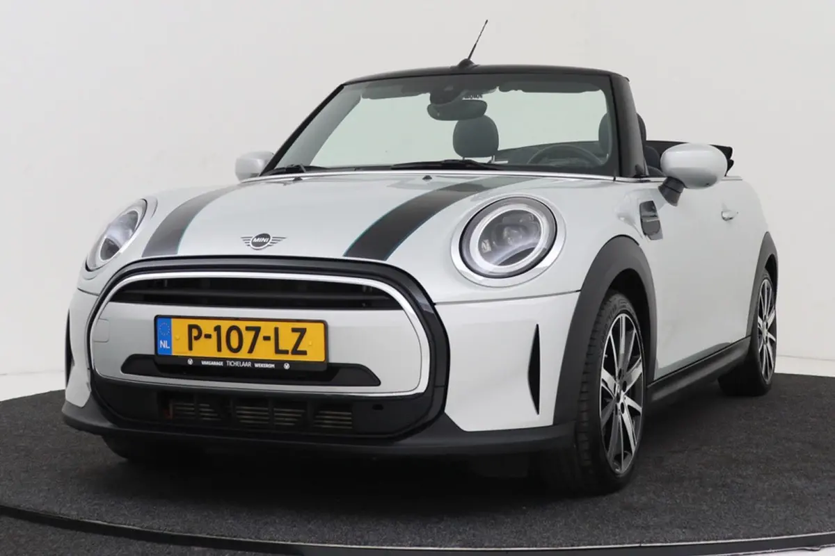 Mini 1.5 SideWalk | Org NL | Head-Up | Leer | Sportstoel | CarPlay | Camera | Stoelverwarming | Climate Control
