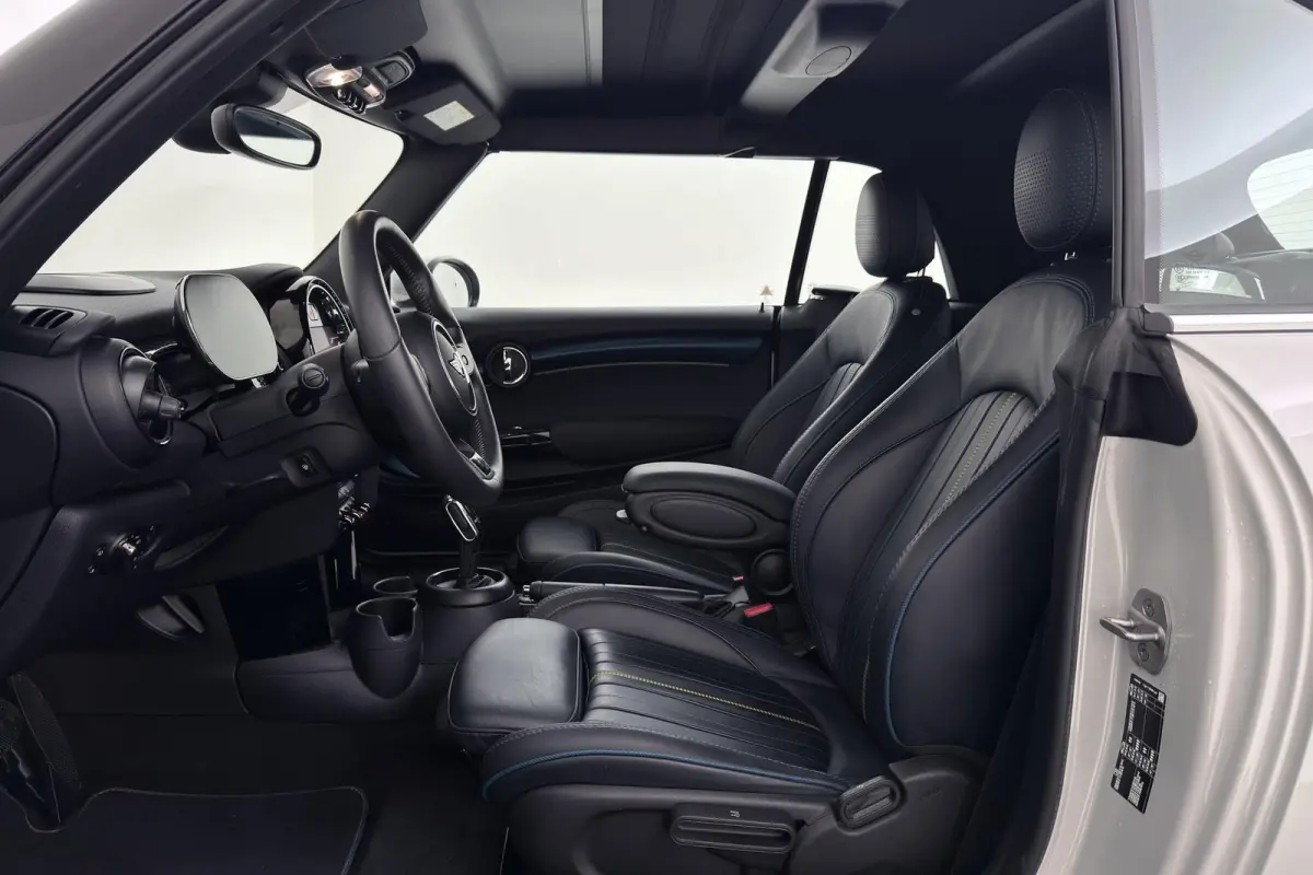 Mini 1.5 SideWalk | Org NL | Head-Up | Leer | Sportstoel | CarPlay | Camera | Stoelverwarming | Climate Control