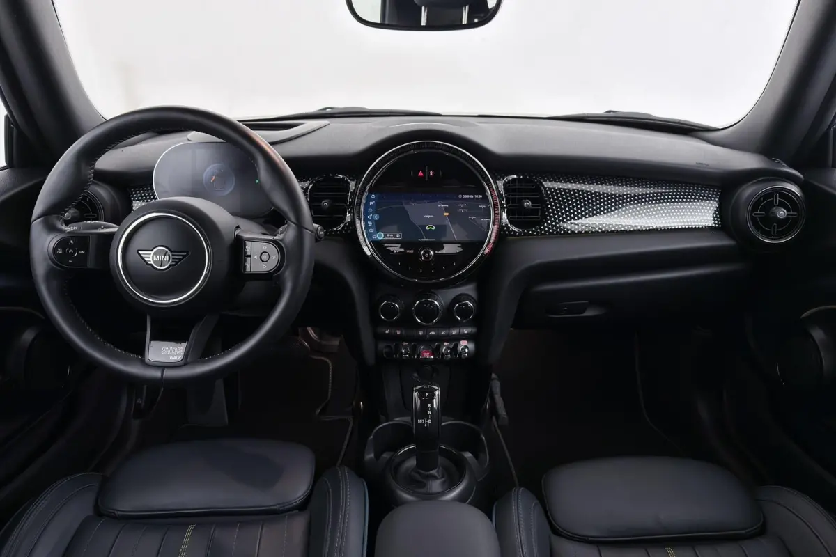 Mini 1.5 SideWalk | Org NL | Head-Up | Leer | Sportstoel | CarPlay | Camera | Stoelverwarming | Climate Control