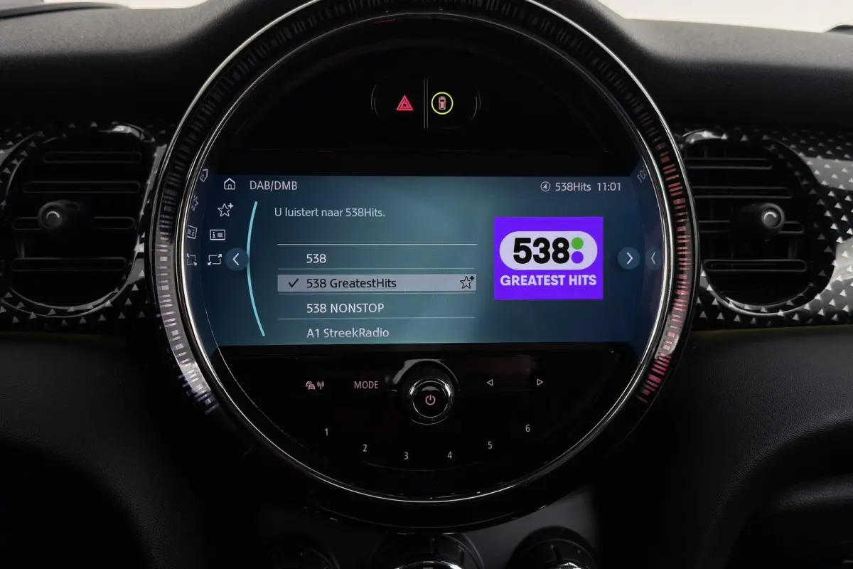 Mini 1.5 SideWalk | Org NL | Head-Up | Leer | Sportstoel | CarPlay | Camera | Stoelverwarming | Climate Control