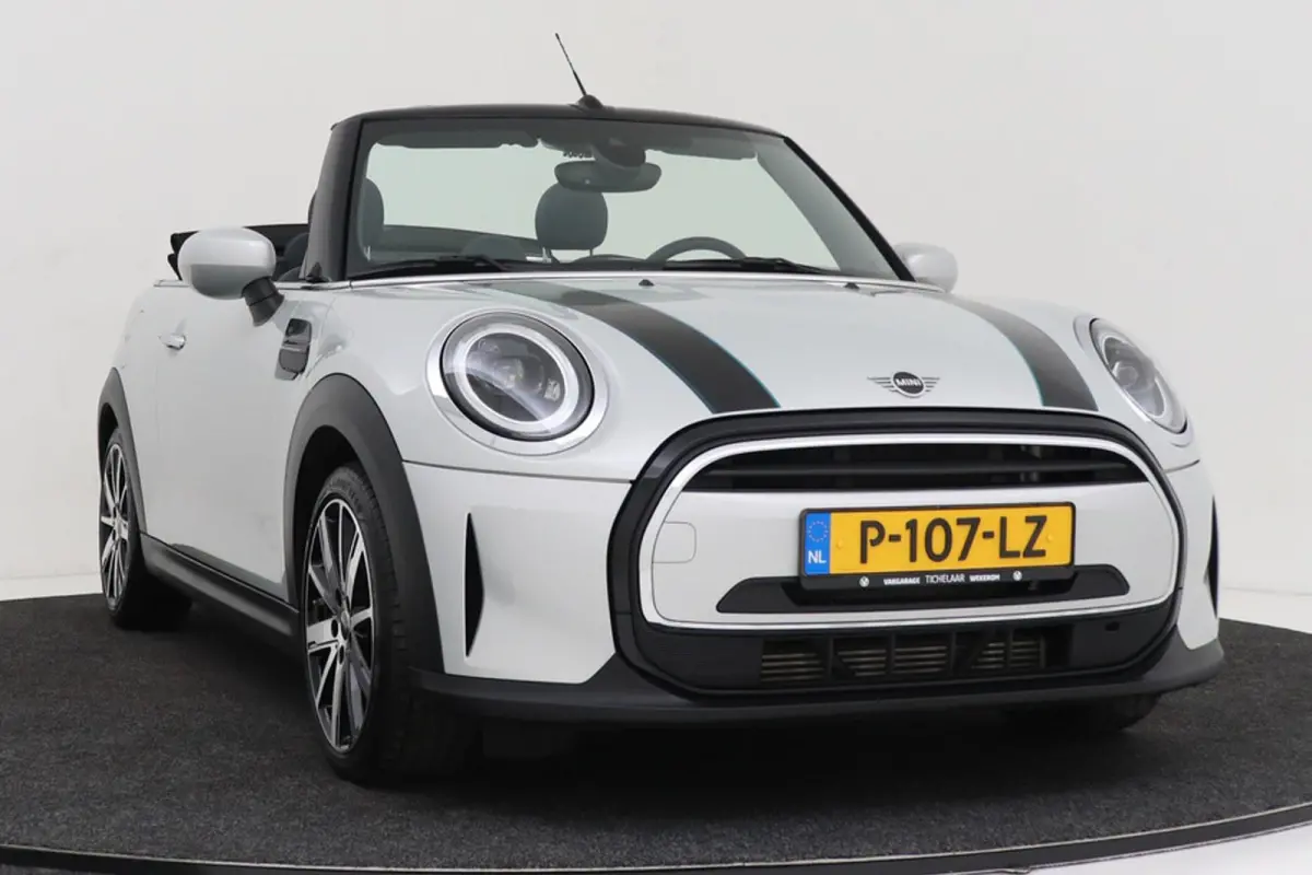 Mini 1.5 SideWalk | Org NL | Head-Up | Leer | Sportstoel | CarPlay | Camera | Stoelverwarming | Climate Control