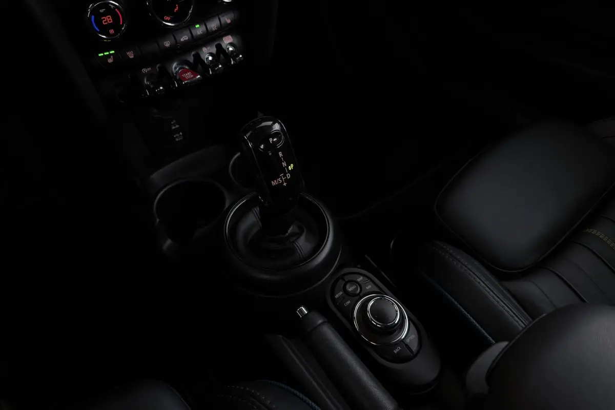 Mini 1.5 SideWalk | Org NL | Head-Up | Leer | Sportstoel | CarPlay | Camera | Stoelverwarming | Climate Control