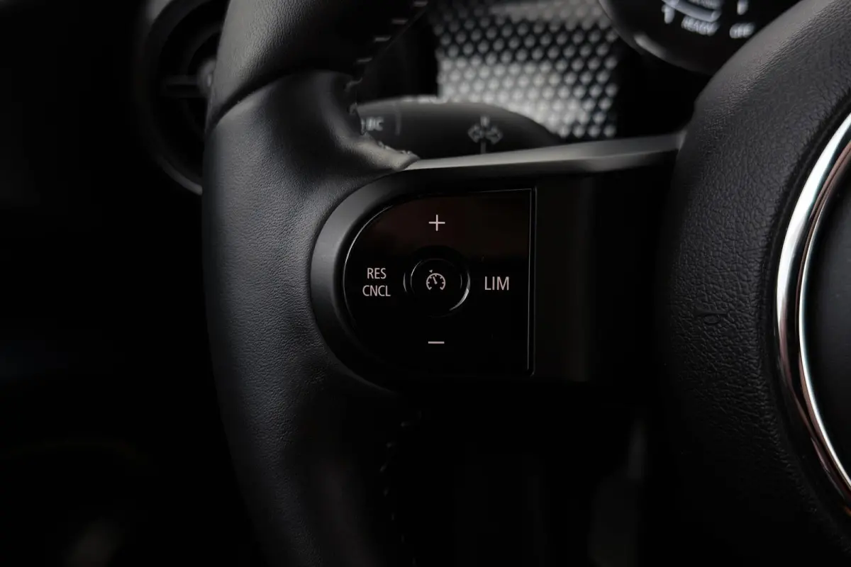 Mini 1.5 SideWalk | Org NL | Head-Up | Leer | Sportstoel | CarPlay | Camera | Stoelverwarming | Climate Control