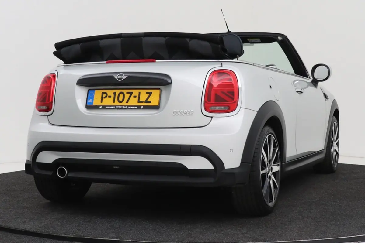 Mini 1.5 SideWalk | Org NL | Head-Up | Leer | Sportstoel | CarPlay | Camera | Stoelverwarming | Climate Control