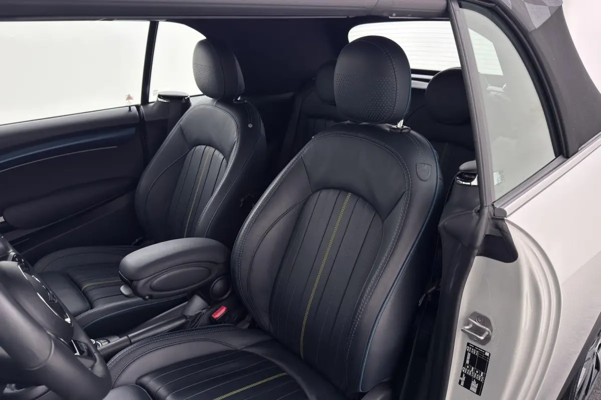 Mini 1.5 SideWalk | Org NL | Head-Up | Leer | Sportstoel | CarPlay | Camera | Stoelverwarming | Climate Control