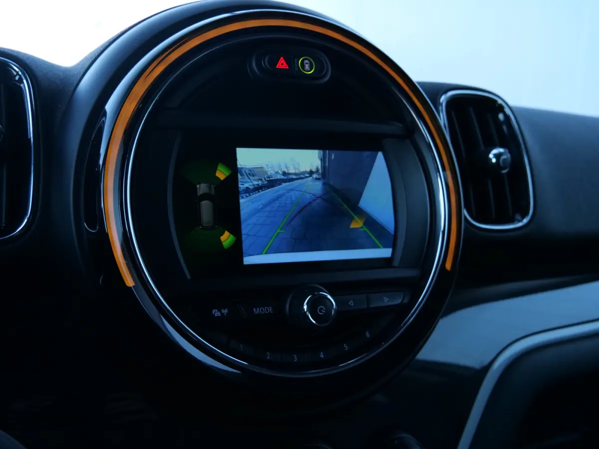 Mini 2.0 Cooper S 192pk Chili Automaat PDC / Camera / Stoelverwarming
