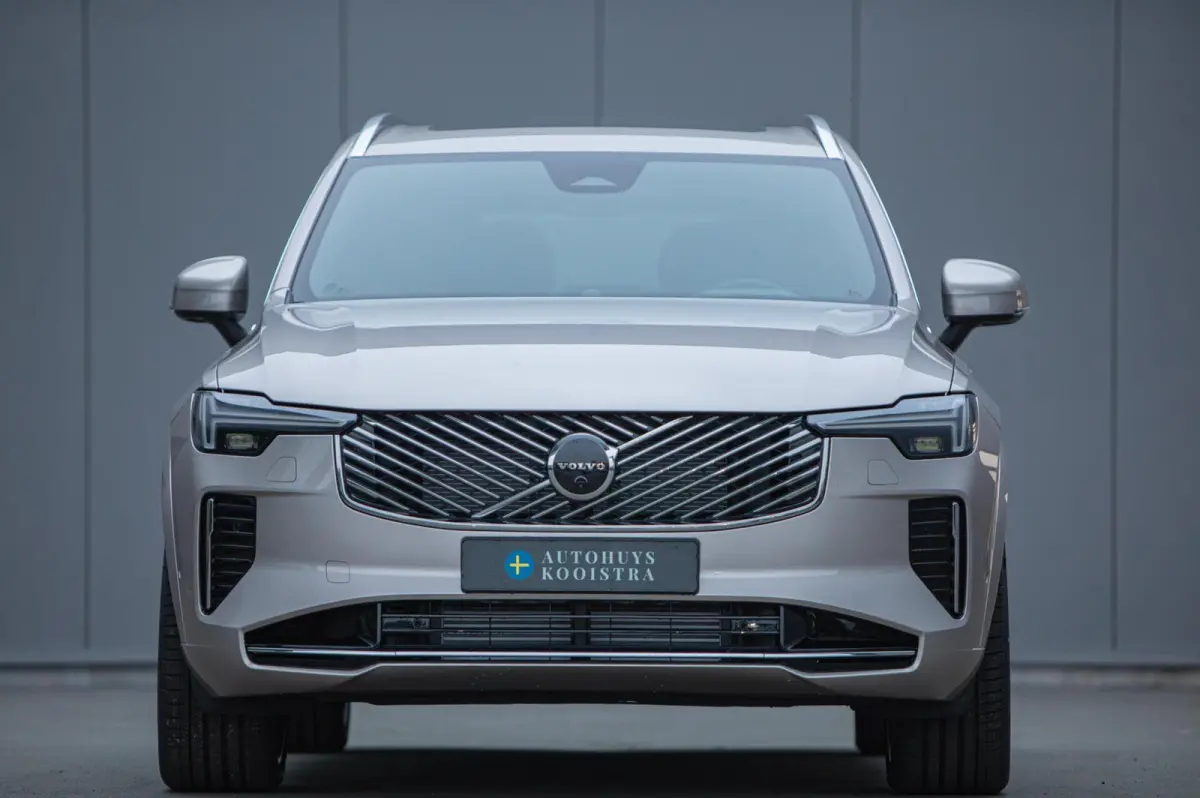 2.0 T8 Plug-in hybrid AWD Ultra Bright MY 2026 Facelift