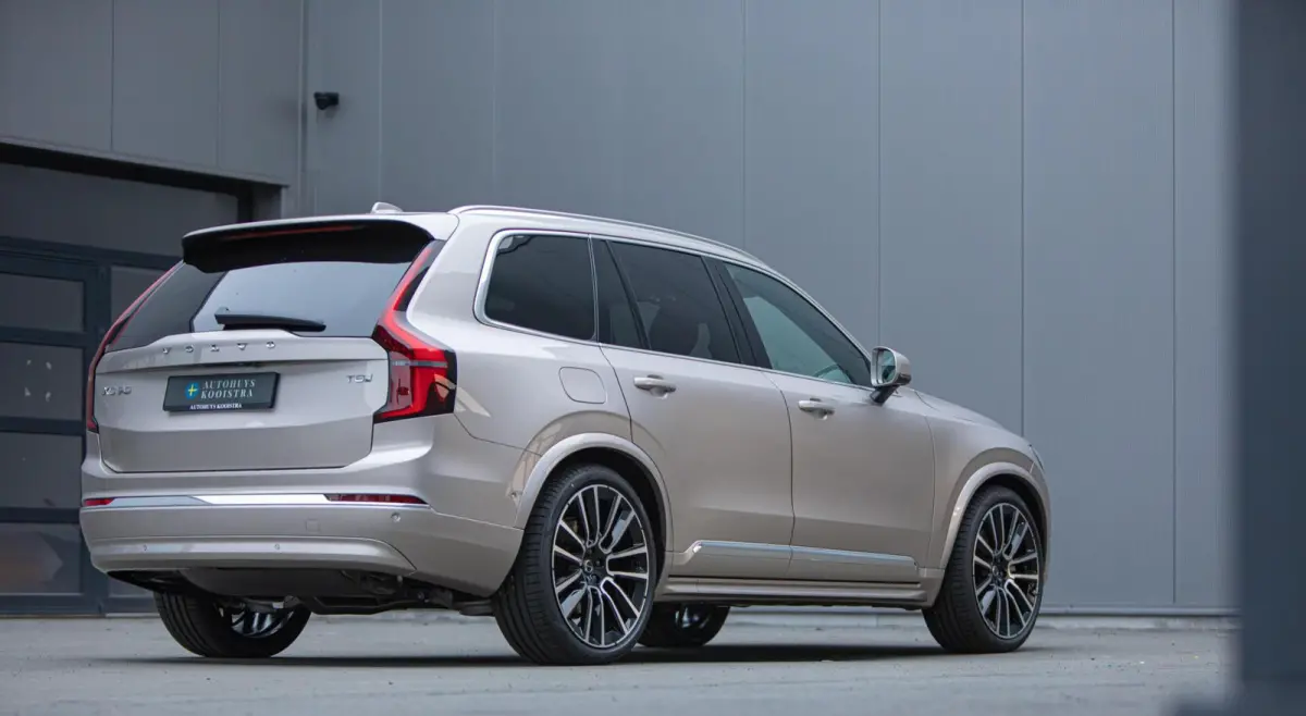2.0 T8 Plug-in hybrid AWD Ultra Bright MY 2026 Facelift
