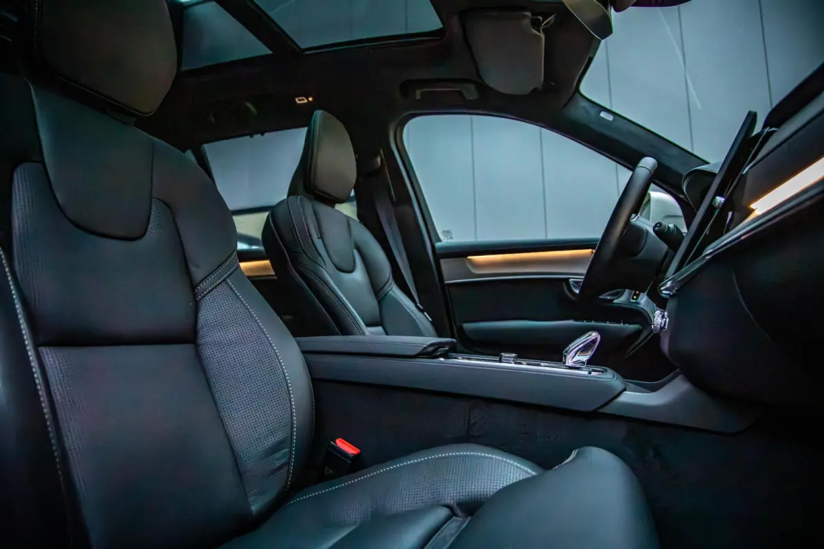 2.0 T8 Plug-in hybrid AWD Ultra Bright MY 2026 Facelift