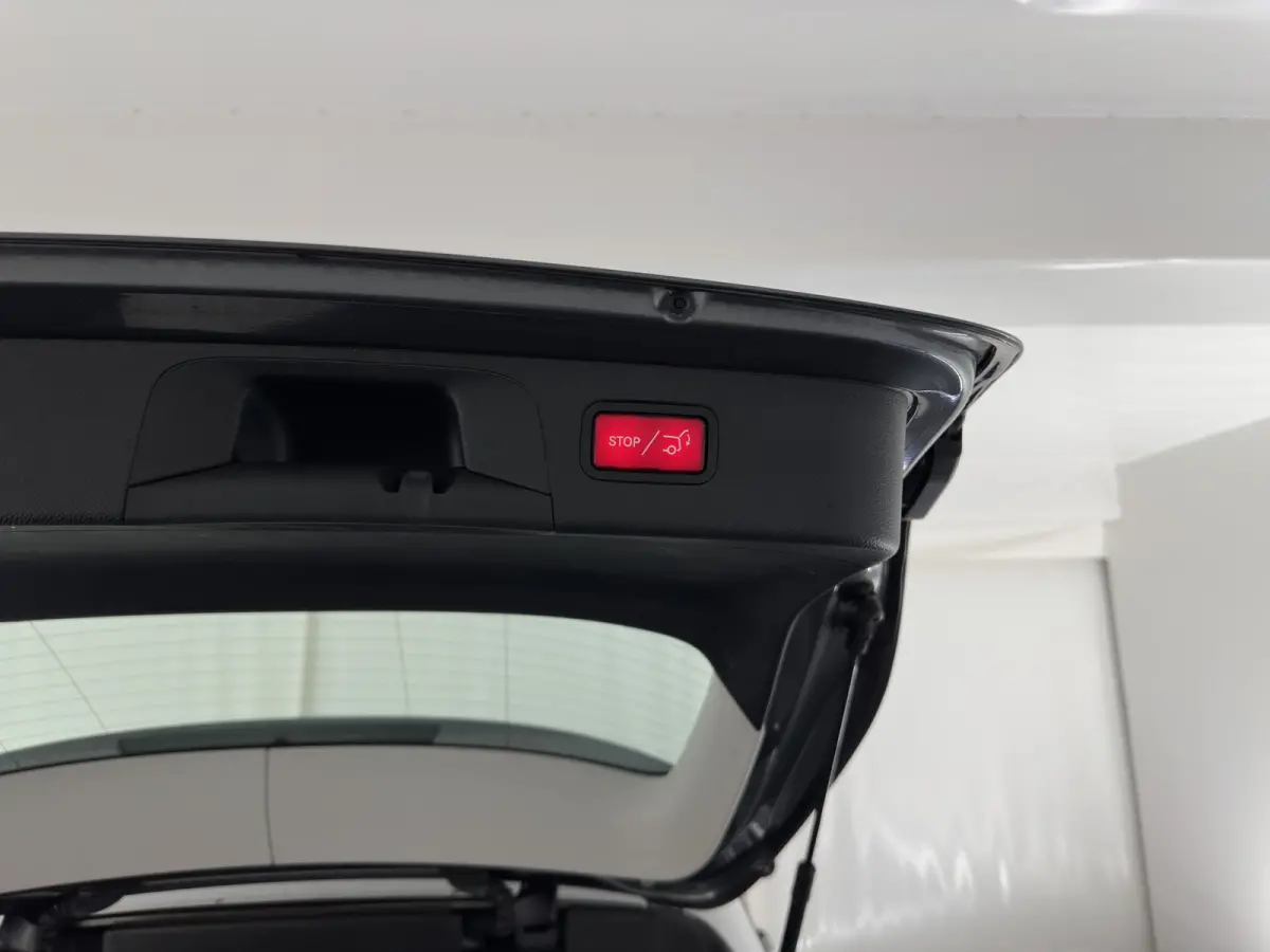 220d 4MATIC Premium Plus (INCL-BTW) *PANO | LEATHER | FULL-LED | MEMORY-PACK | TOPVIEW | BLINDSPOT | HEATED-COMFORTSEATS | NAVI-FULLMAP | ECC | PDC | CRUISE | SHIFTPADDLES | TOWBAR | 18''ALU