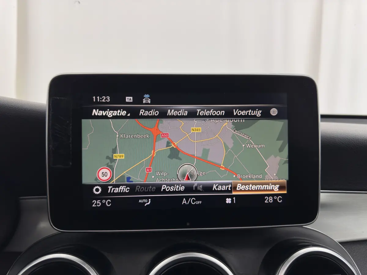 220d 4MATIC Premium Plus (INCL-BTW) *PANO | LEATHER | FULL-LED | MEMORY-PACK | TOPVIEW | BLINDSPOT | HEATED-COMFORTSEATS | NAVI-FULLMAP | ECC | PDC | CRUISE | SHIFTPADDLES | TOWBAR | 18''ALU